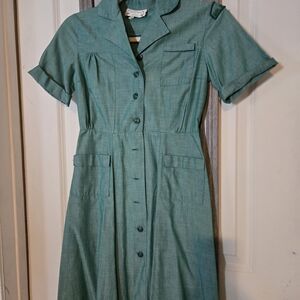 Elegant Green Midi Dress